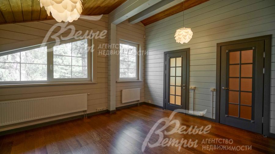 Двери премиального качества - из массива дуба, со стеклом, с современной резьбой и итальянской фурнитурой