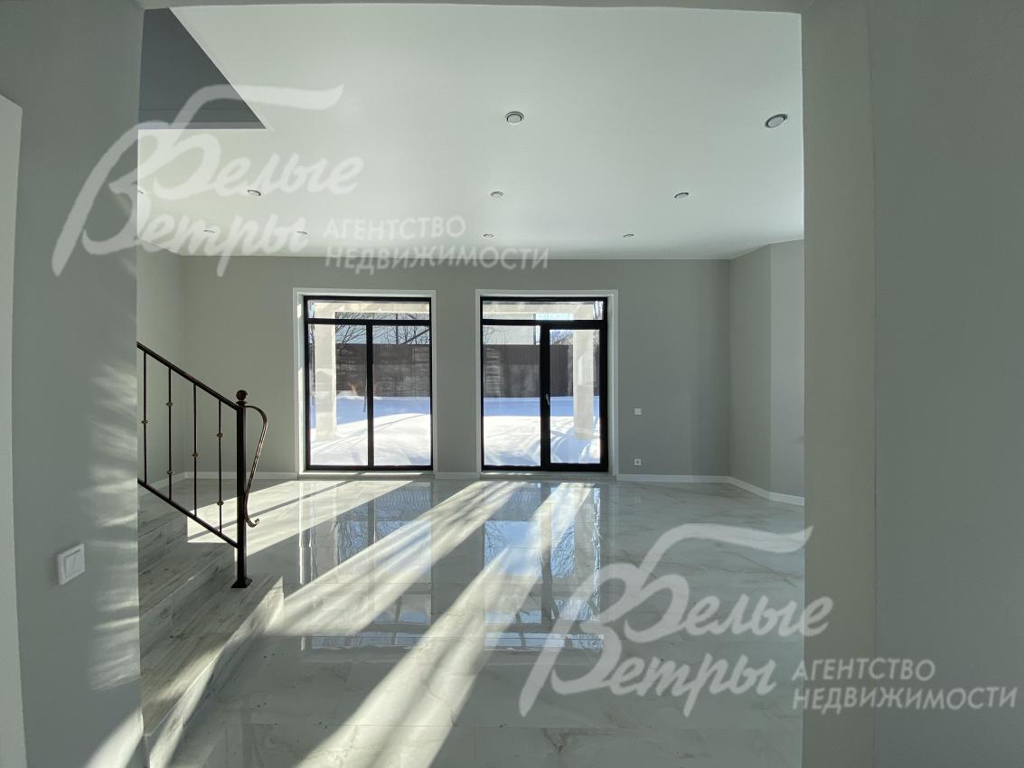 Гостиная 31 кв. м с выходом на террасу