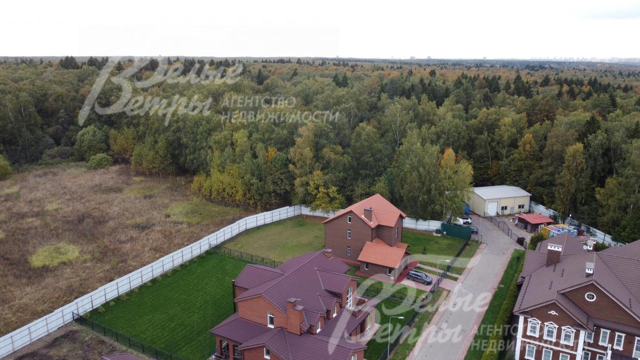 Участок в приватной, самой высокой части поселка