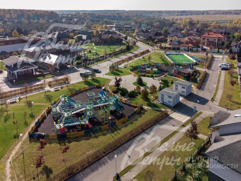 Элитный охраняемый коттеджный поселок с развитой собственной и примыкающей инфраструктурой и со всеми центральными коммуникациями