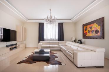 Дом, Околица ДСК (Докукино д.), 368.9 кв.м