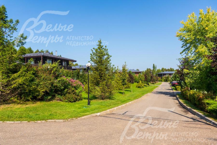 Широкие дороги в поселке Варварино Эко