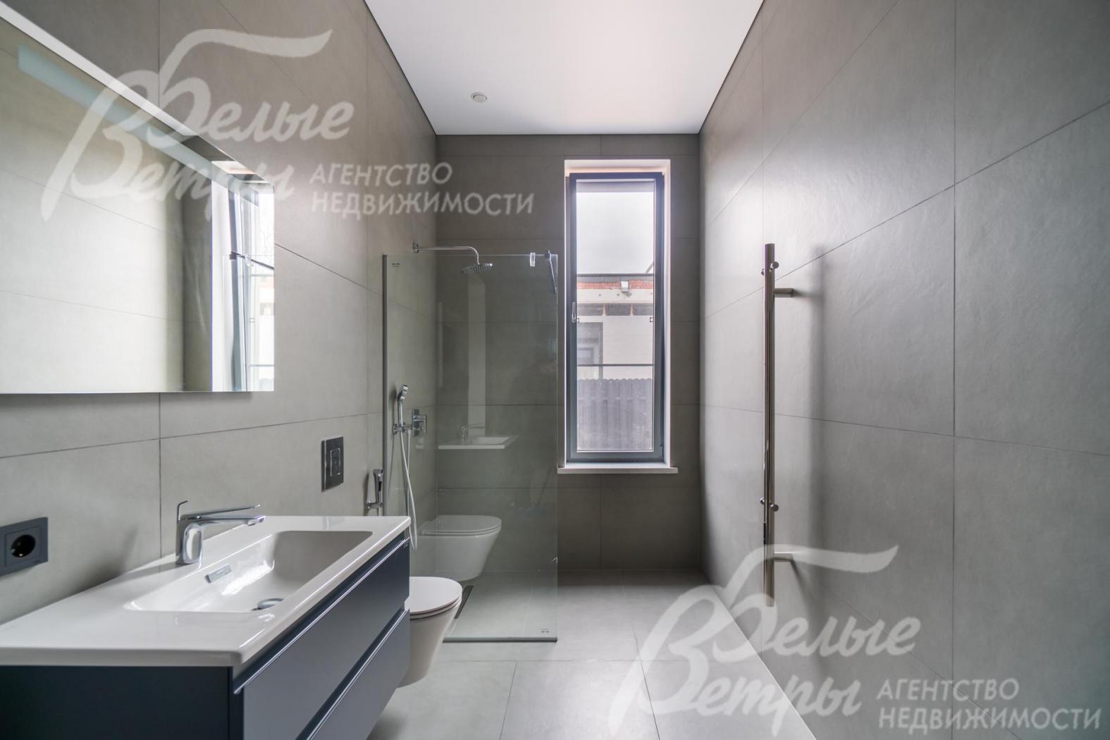 Санузлы - с окнами, полностью оснащены санетхникой