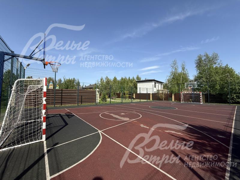 Поле для командных спортивных игр