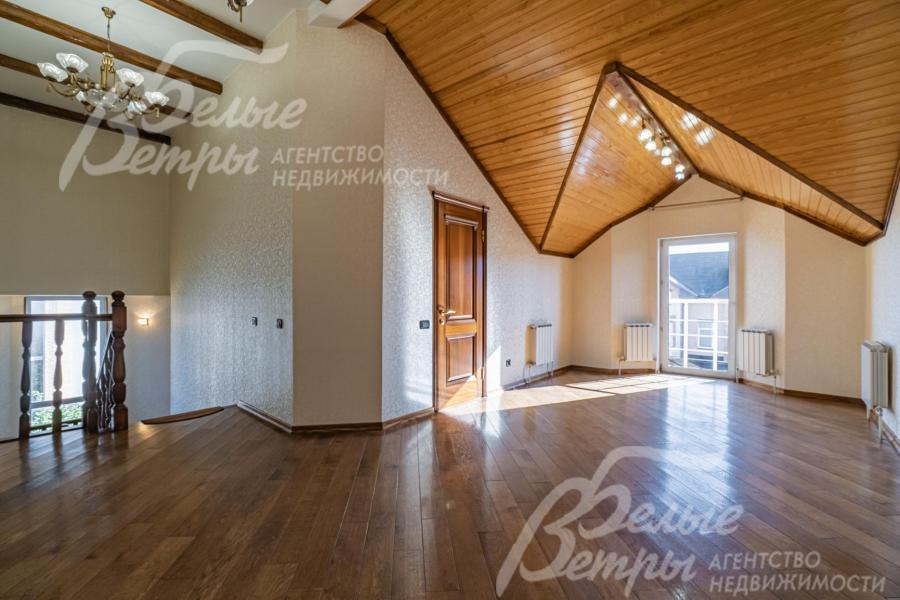 Холл-игровая на мансарде 31.4 кв.м 