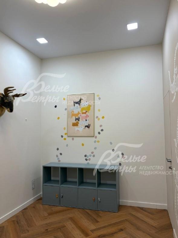 Детская спальня 10.5 кв.м с выходом на балкон 4.5 кв.м