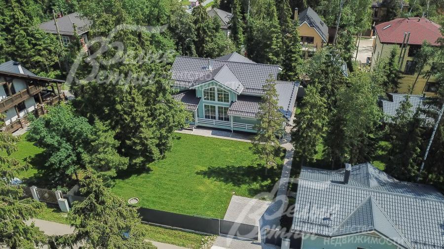 Участок ровный, правильной формы