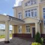 Дом расположен в середине коттеджного посёлка в 5 минутах от реки Десны и в 2 км от лесного массива
