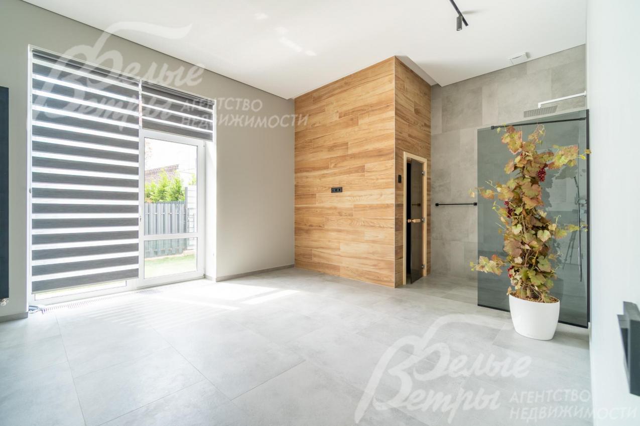 Спа-зона с сауной и душевой и выходом на участок