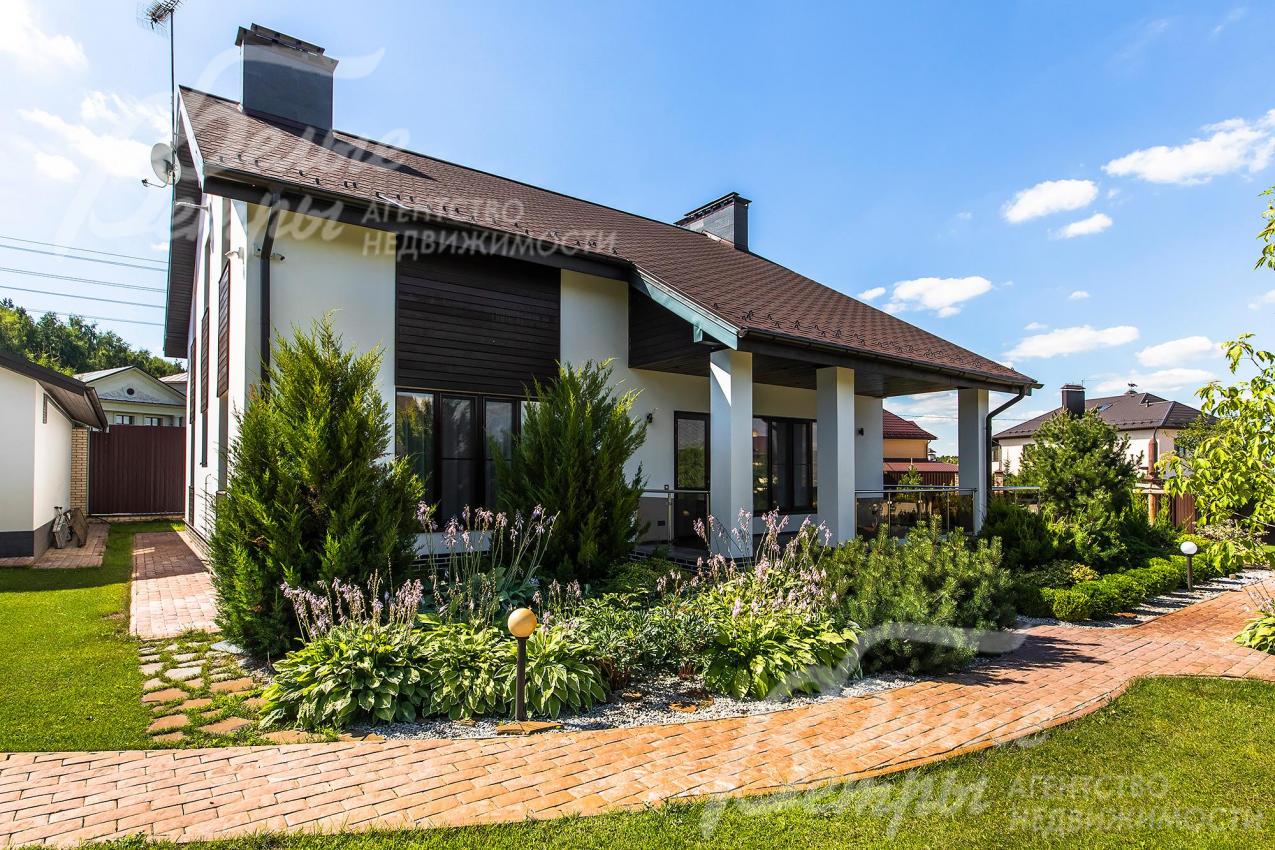 Выполнен ландшафтный дизайн