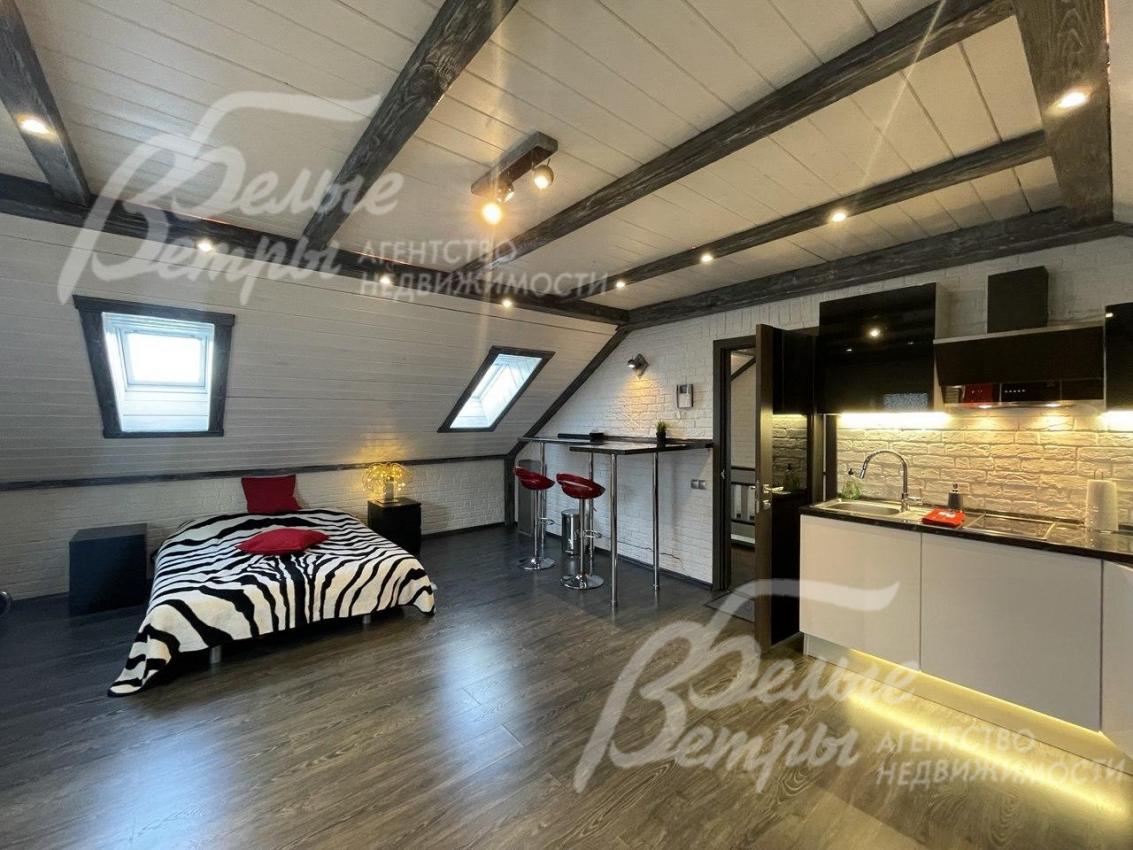 Спальная зона в студии.