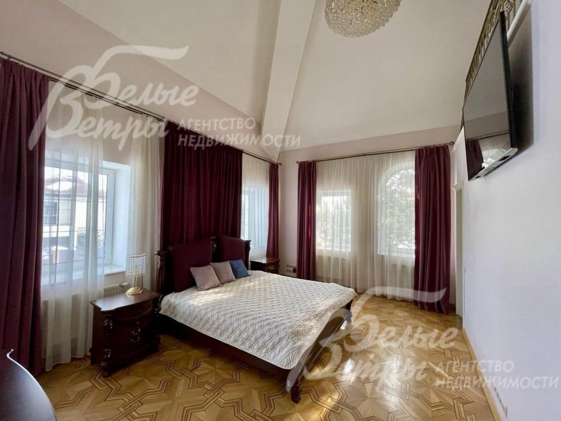 Мастер-спальня 36 кв.м с гардеробной и санузлом.