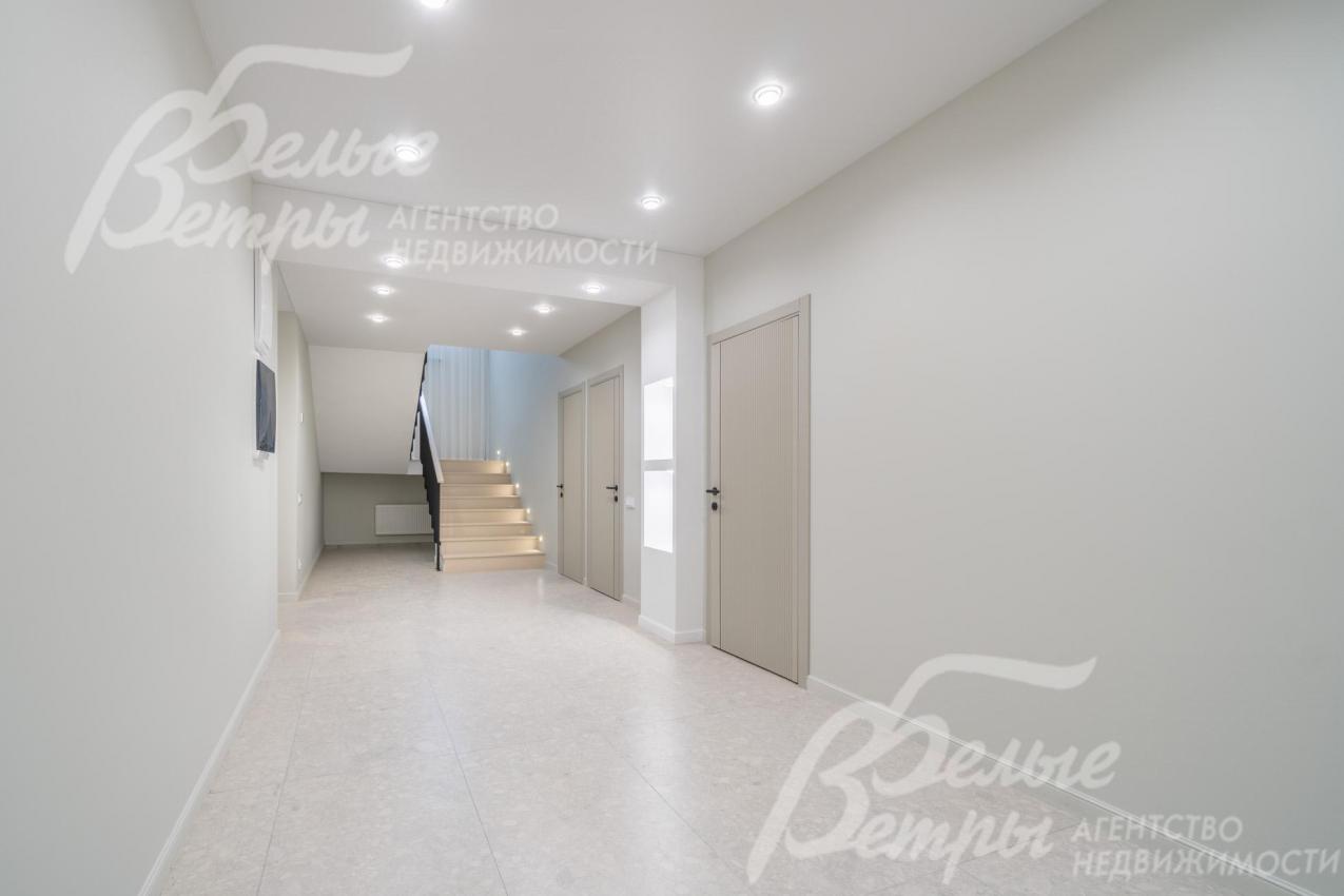 Цокольный этаж со множеством помещений