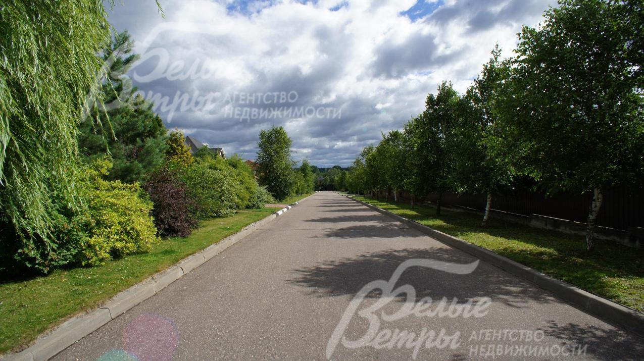 Улица поселка Ильичевка