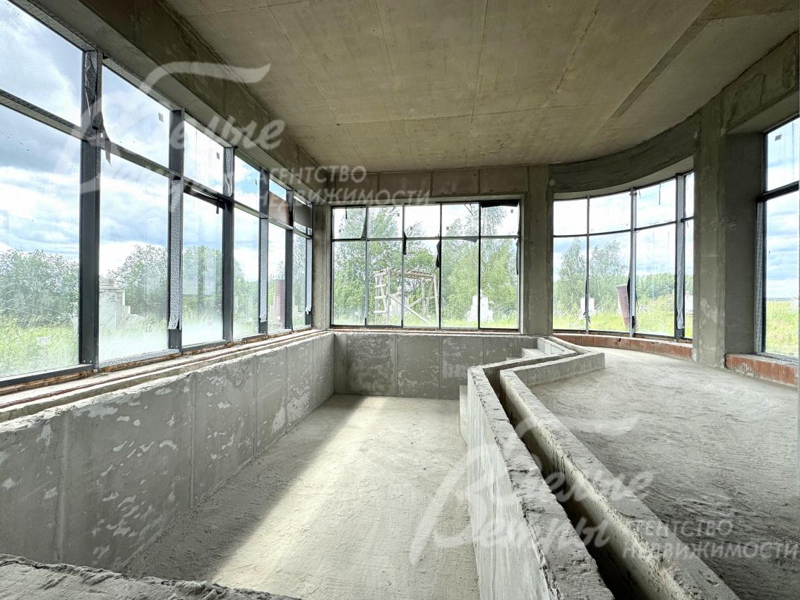 В спа-зоне - большой бассейн: чаша 75 кв.м