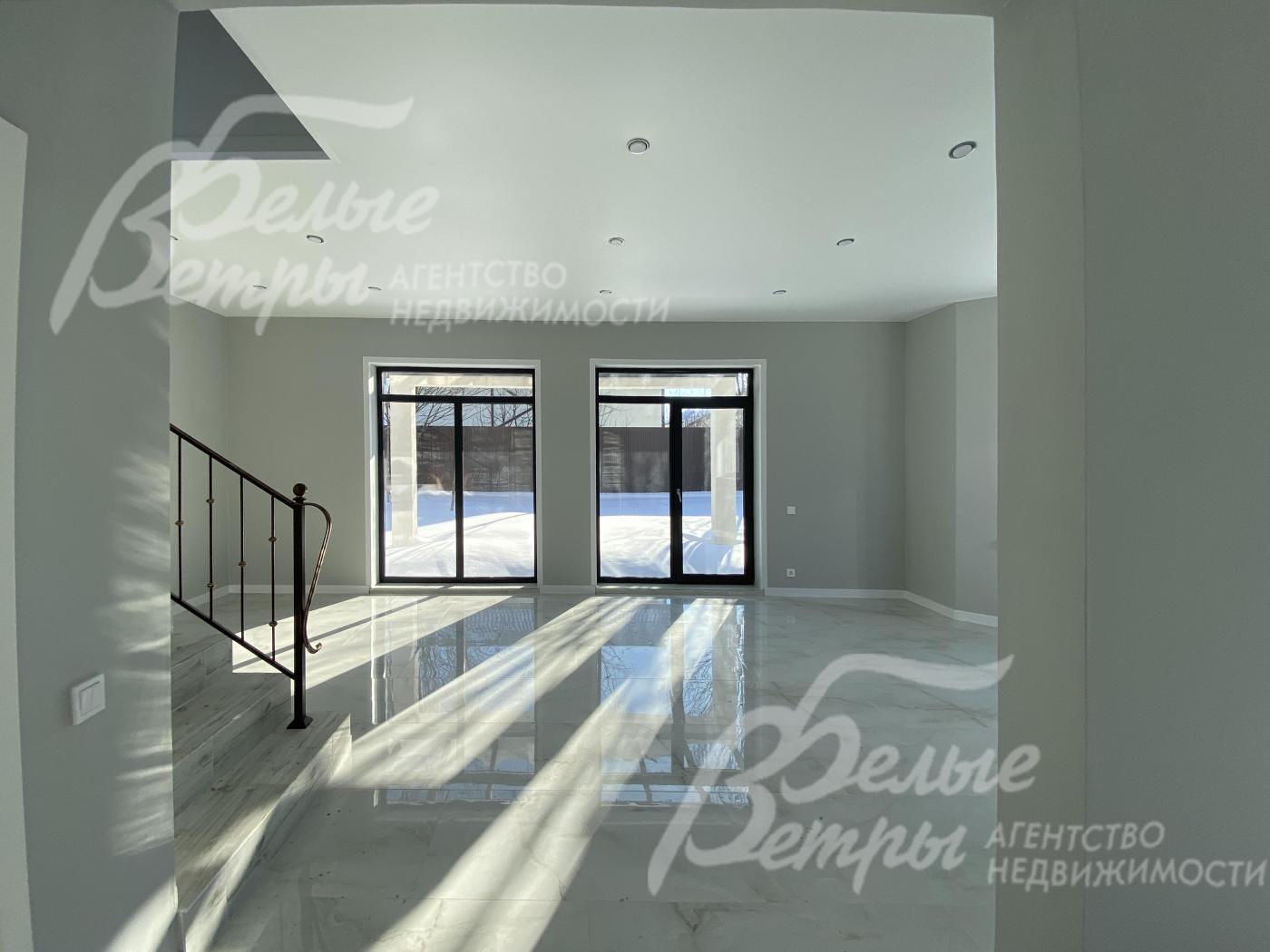 Гостиная 31 кв. м с выходом на террасу