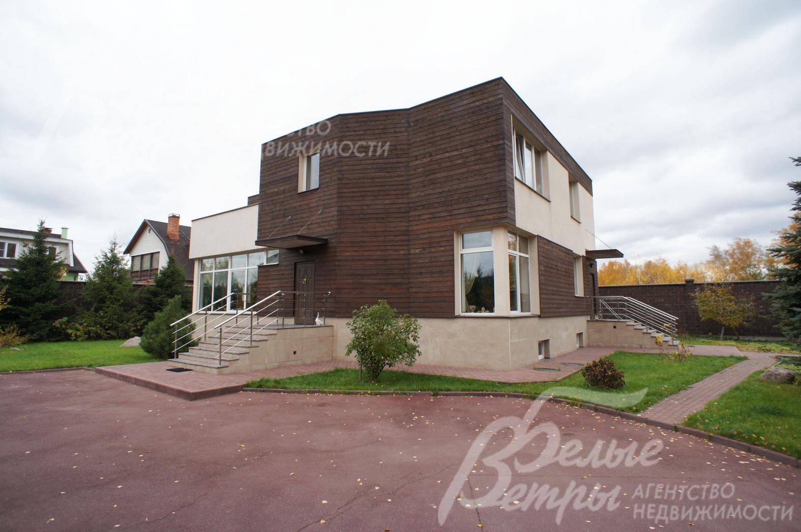 Вспомогательный дом 406 кв.м с бассейном