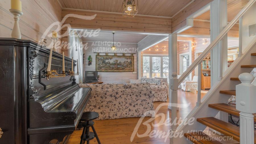 Дом в стиле кантри из натуральных материалов