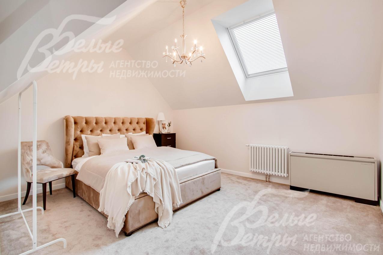 В некоторых спальнях на полу ковролин