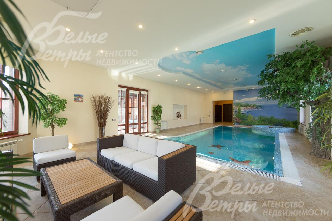 Бассейн с зоной отдыха 91 кв.м с принудительной системой вентиляции 