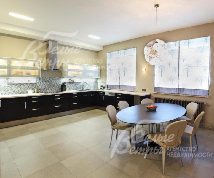 Просторная кухня-столовая 29 кв.м