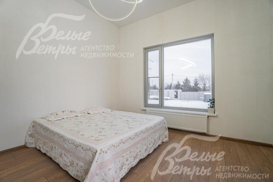 В спальне 20 кв.м также свой санузел и гардеробная. 