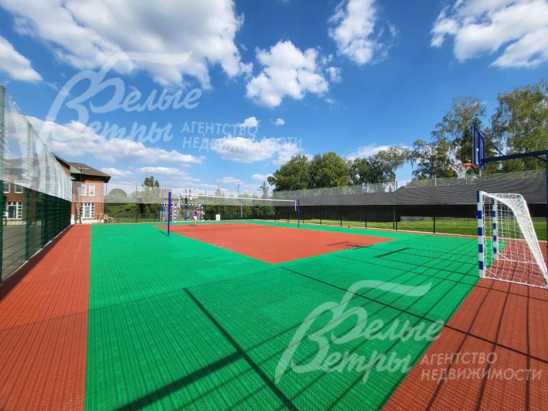 Мнофункциональная спортивная площадка в поселке ильичевка