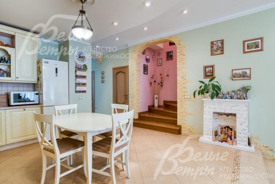 На полу в кухне - керамогранит с водным подогревом