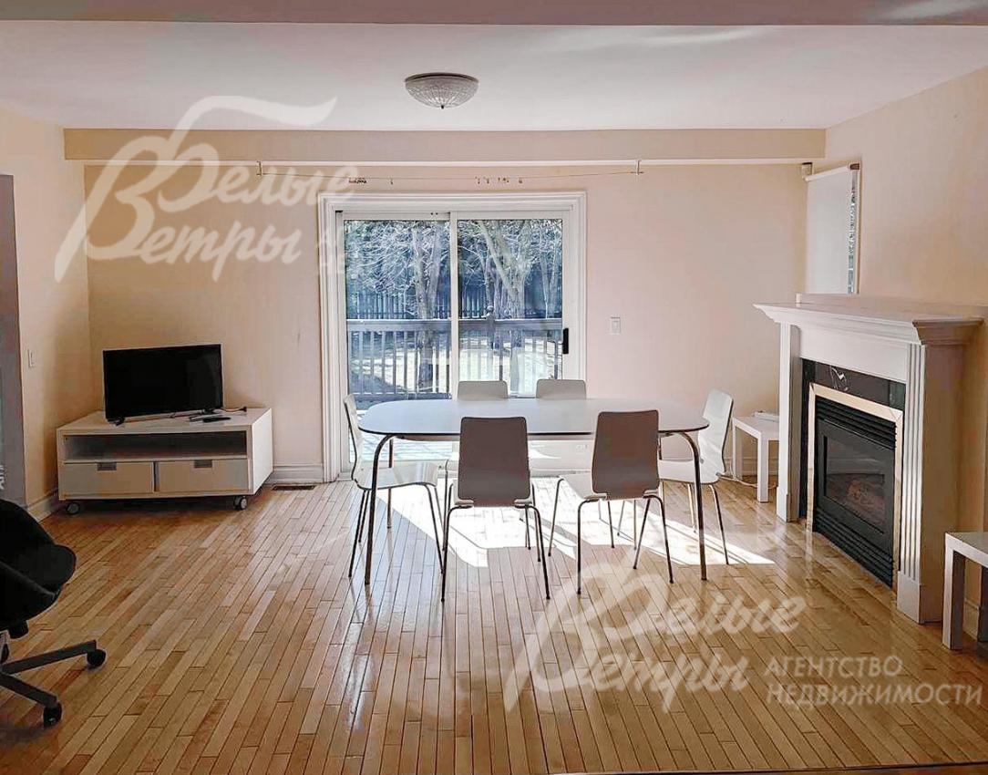 Гостиная с камином