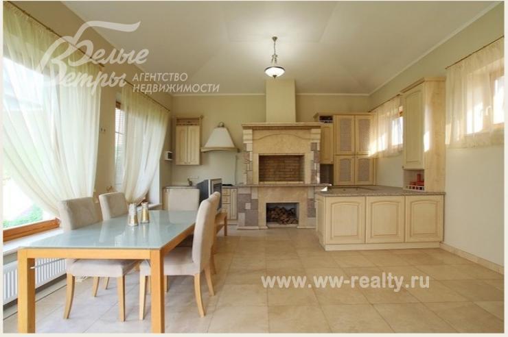 Зимний домик-барбекю - вид внутри