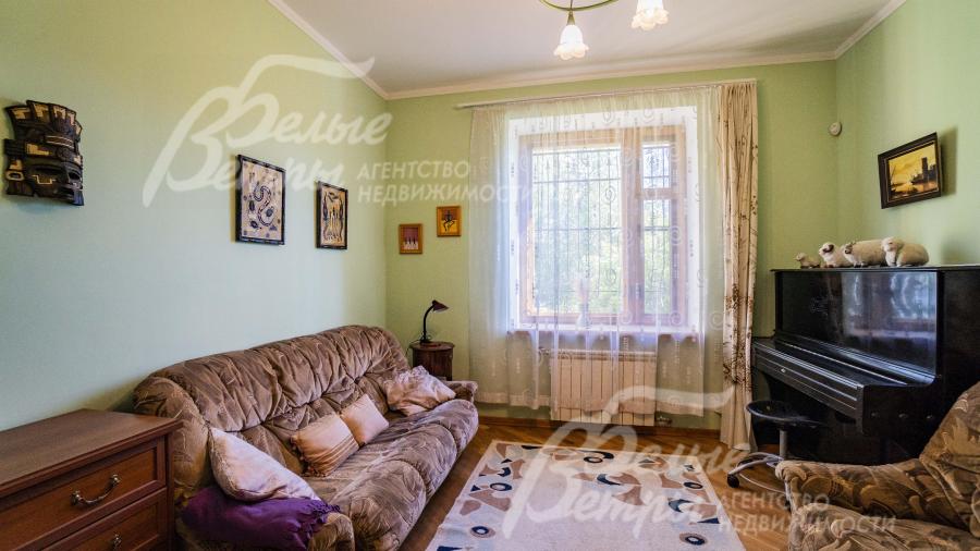 Спальня на первом этаже площадью 13,7 кв.м