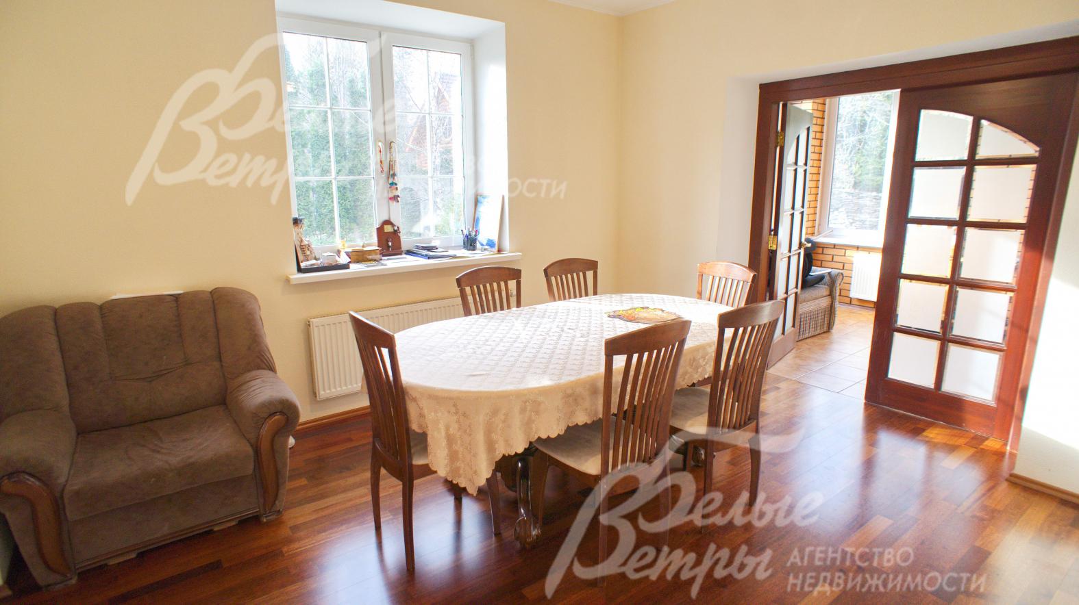 Гостиная 27 кв.м с камином и вторым светом