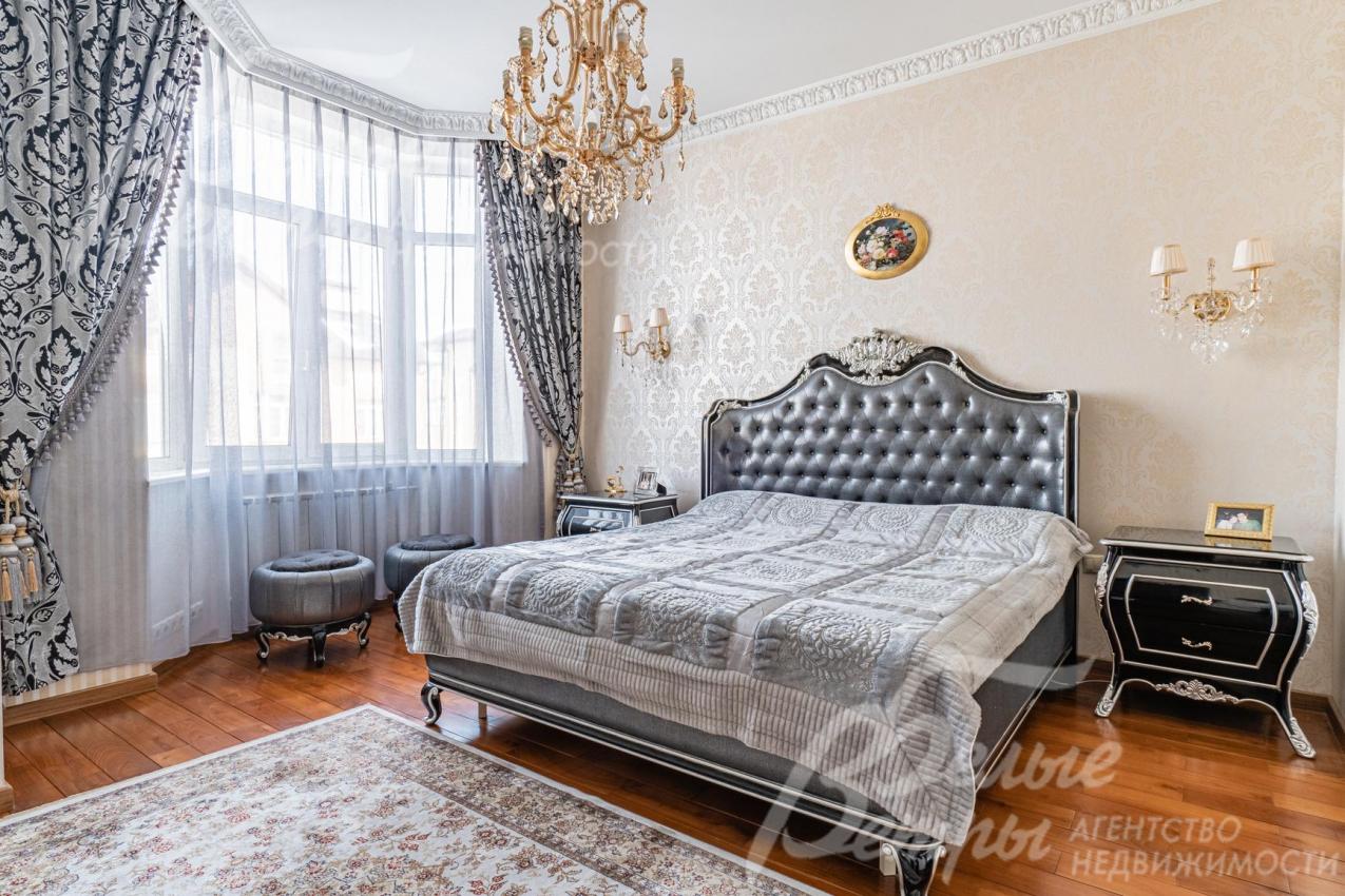 Мастер-спальня 18 кв.м с гардеробной и санузлом