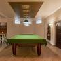 Бильярдная комната (с выходом черед портал из второй кухни) с 10-футовым столом для русского бильярда (русской пирамиды)