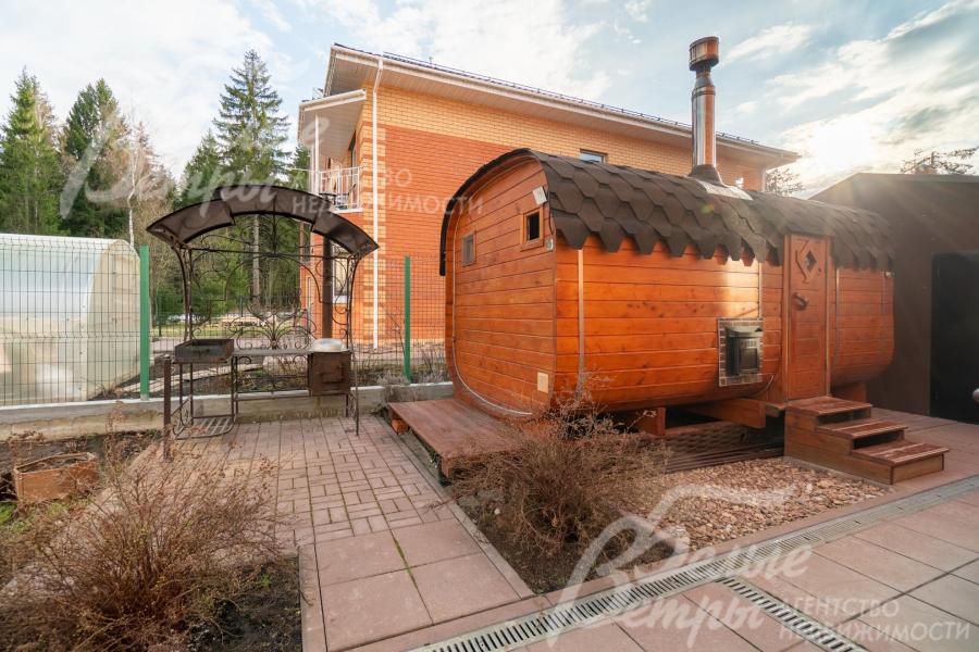 Кедровая баня-бочка и мангальная зона