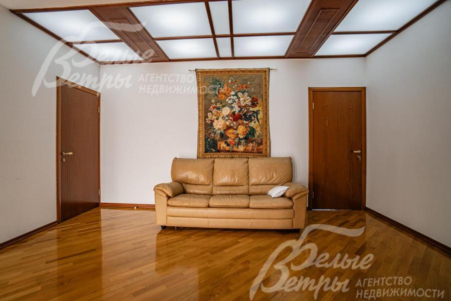 Холл с кессоными потолками на втором этаже