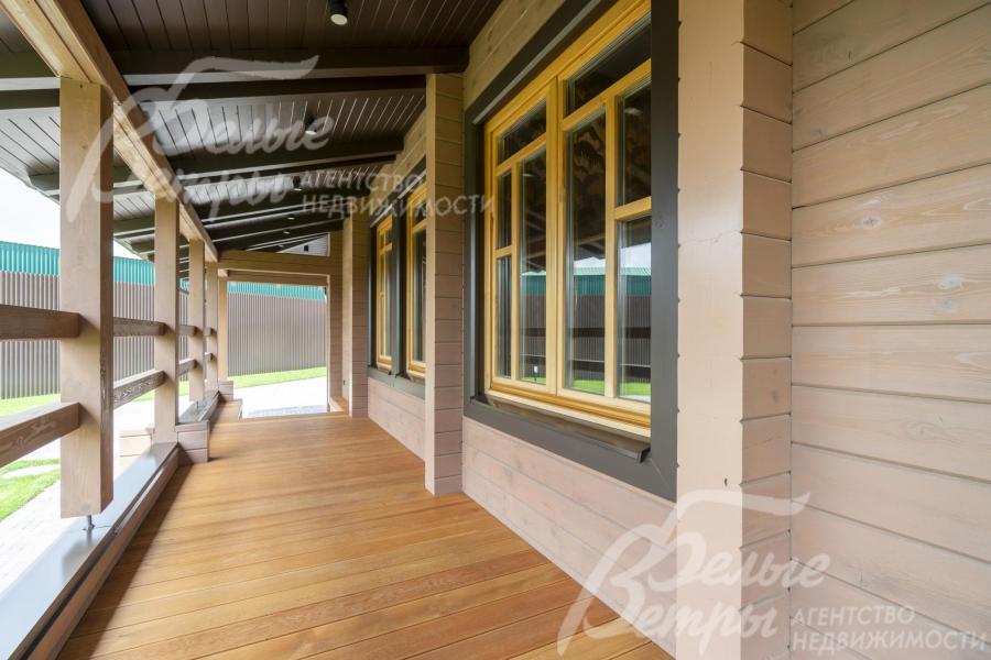 Установлены очень качественные энергосберегающие окна из массива сосны