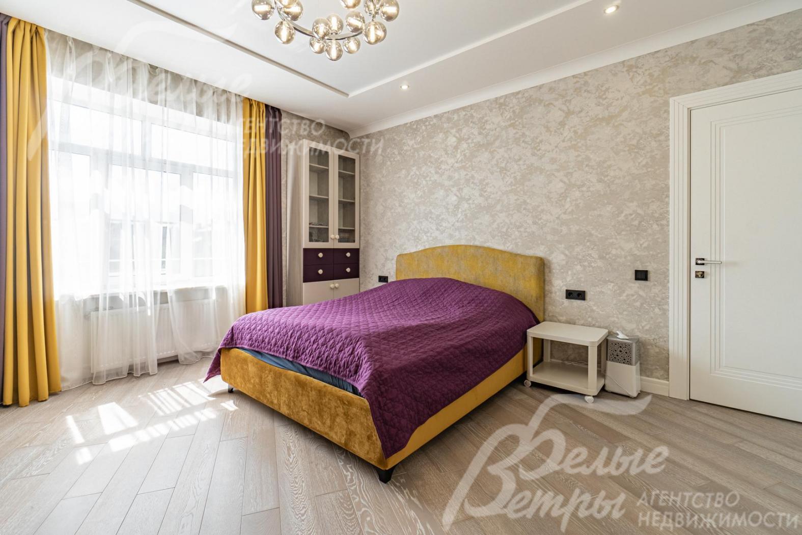 Спальня для девочки на втором этаже