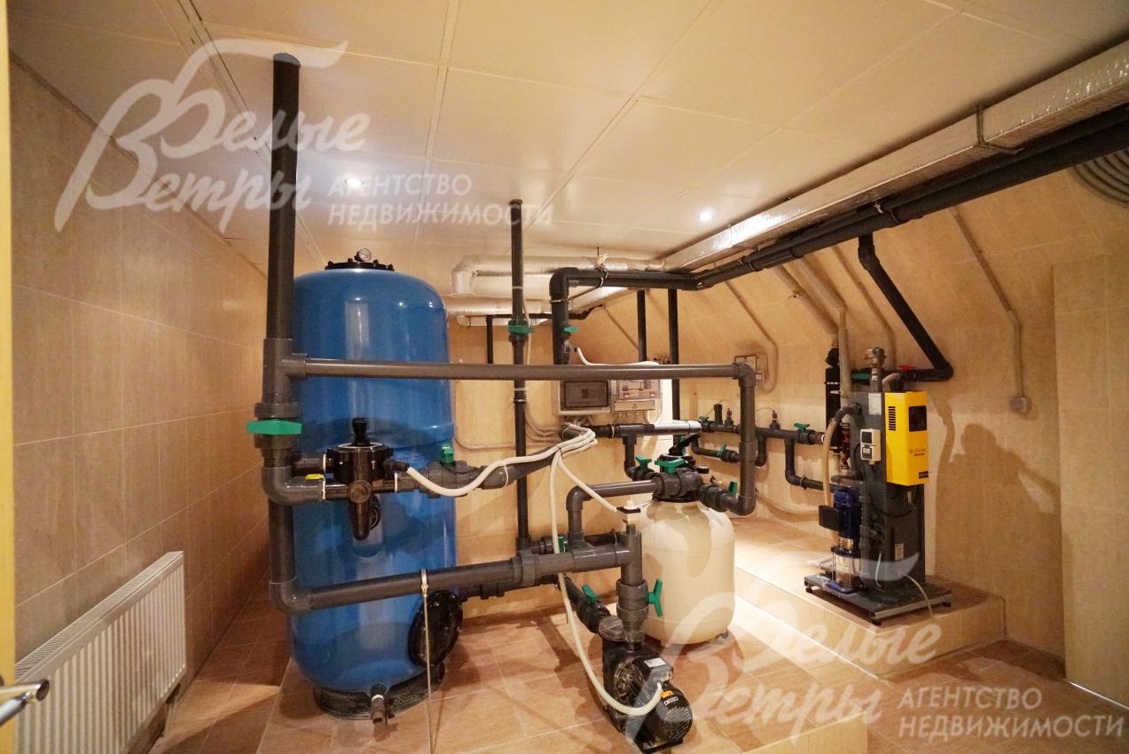 Техническая зона под бассейном с очисткой воды ионами серебра