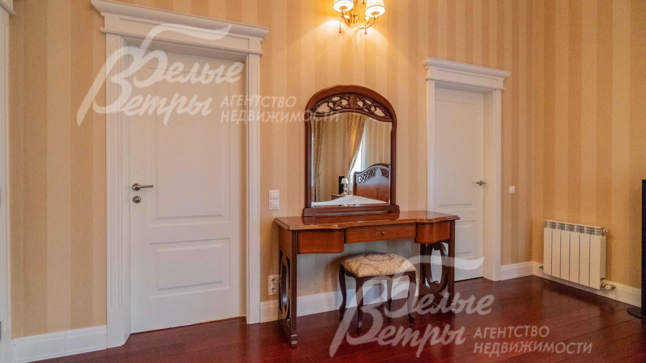 Дорогие белые двери