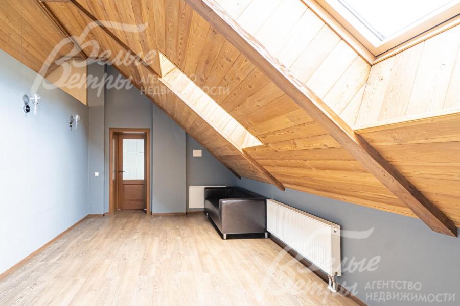 Спальня 21 кв.м с мансардными окнами