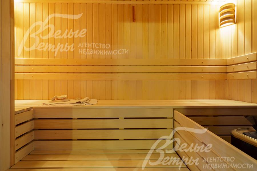 Сауна с дровяной печью.