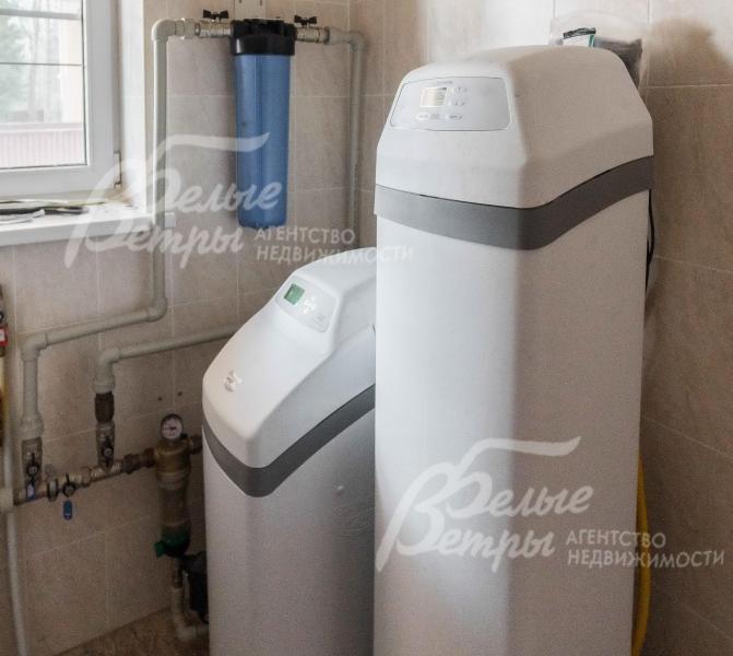 В доме установлены газовый котел Di Ditrich (Франция), бойлер косвенного нагрева Di Ditrich (Франция)