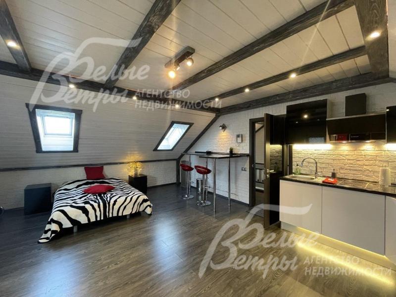 Спальная зона в студии.