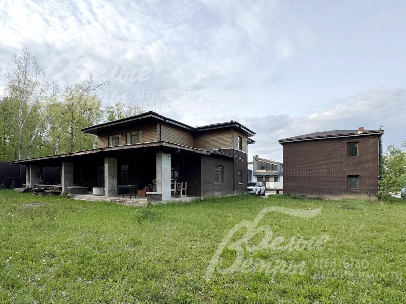 Гараж на 2 авто с квартирой персонала на 2ом этаже