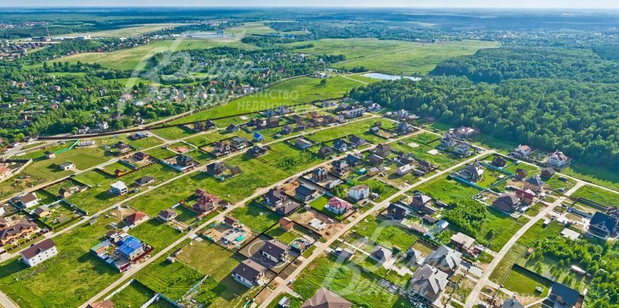 Активно застраивающийся поселок