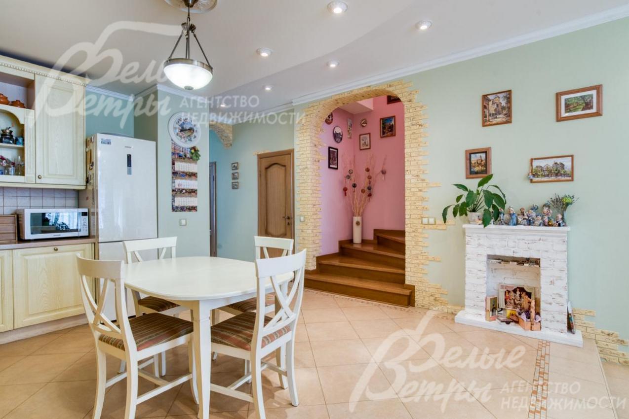 На полу в кухне - керамогранит с водным подогревом