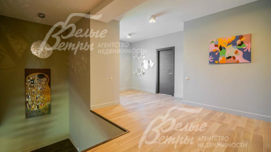 Холл второго этажа