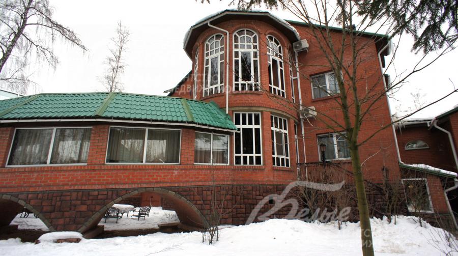 Дом с мебелью 832 кв.м в КП Озерный ( Черепово)