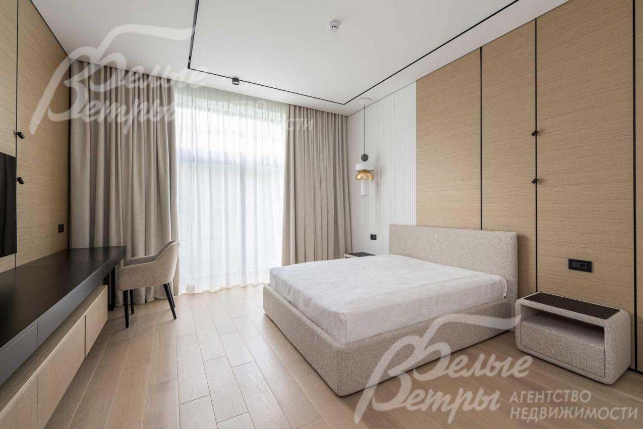 Стены: итальянский шпон Canaletto